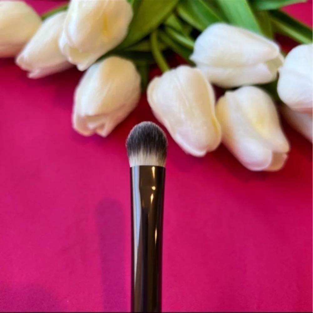 HOURGLASS No. 3 All Over Shadow Brush    ~NEW~